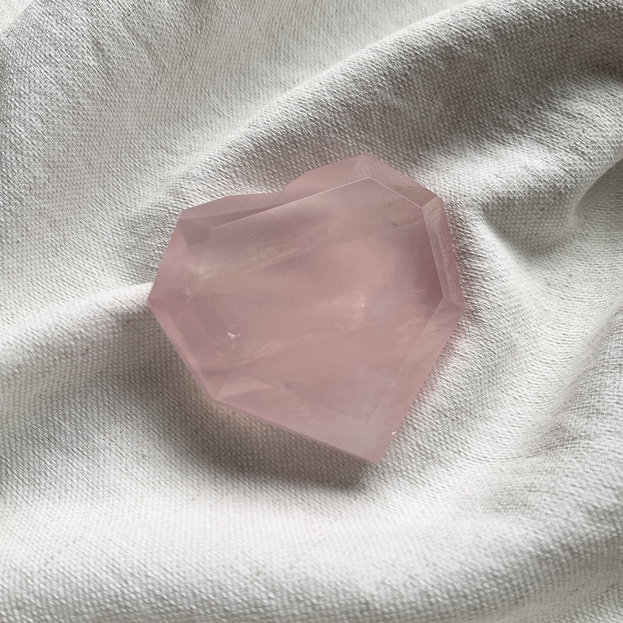 【 値下げ！】高品質AAA ローズクォーツ ハート台 B