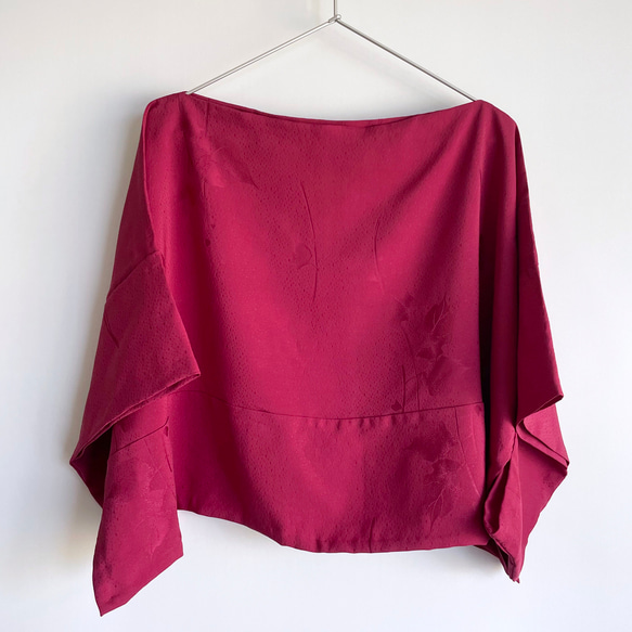 【1点もの】ショート丈の着物袖プルオーバー -正絹 紋紙柄織 赤紫に草 KMPO63 7枚目の画像