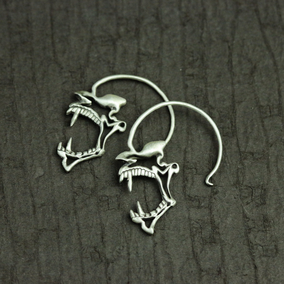 一対オランウータンの頭蓋骨 925 シルバー イヤリング、類人猿の頭蓋骨シルバー ジュエリー、動物の手作りイヤリング 1枚目の画像