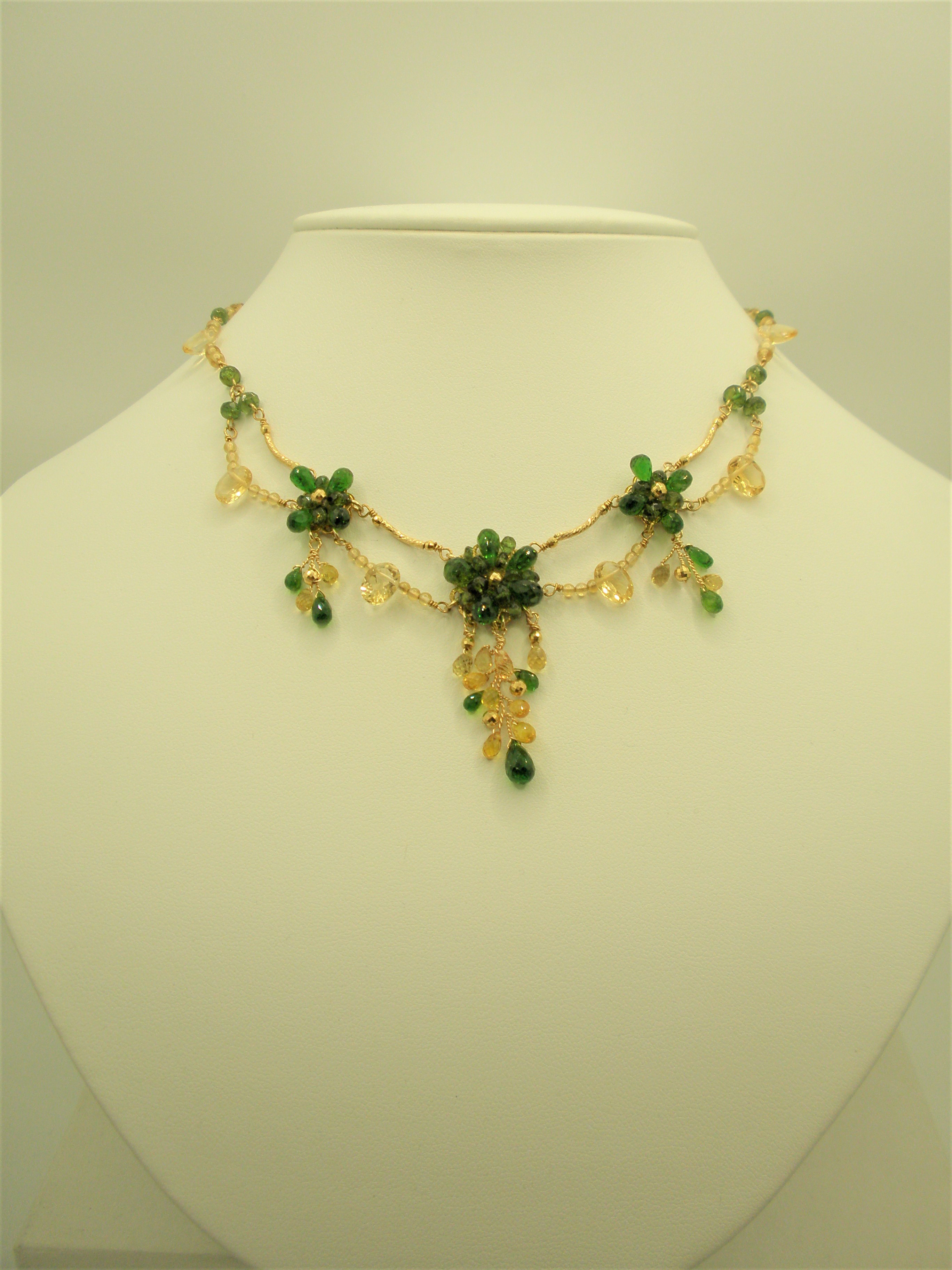 鮮やかなグリーンが美しい、クロムダイオプサイトのネックレス