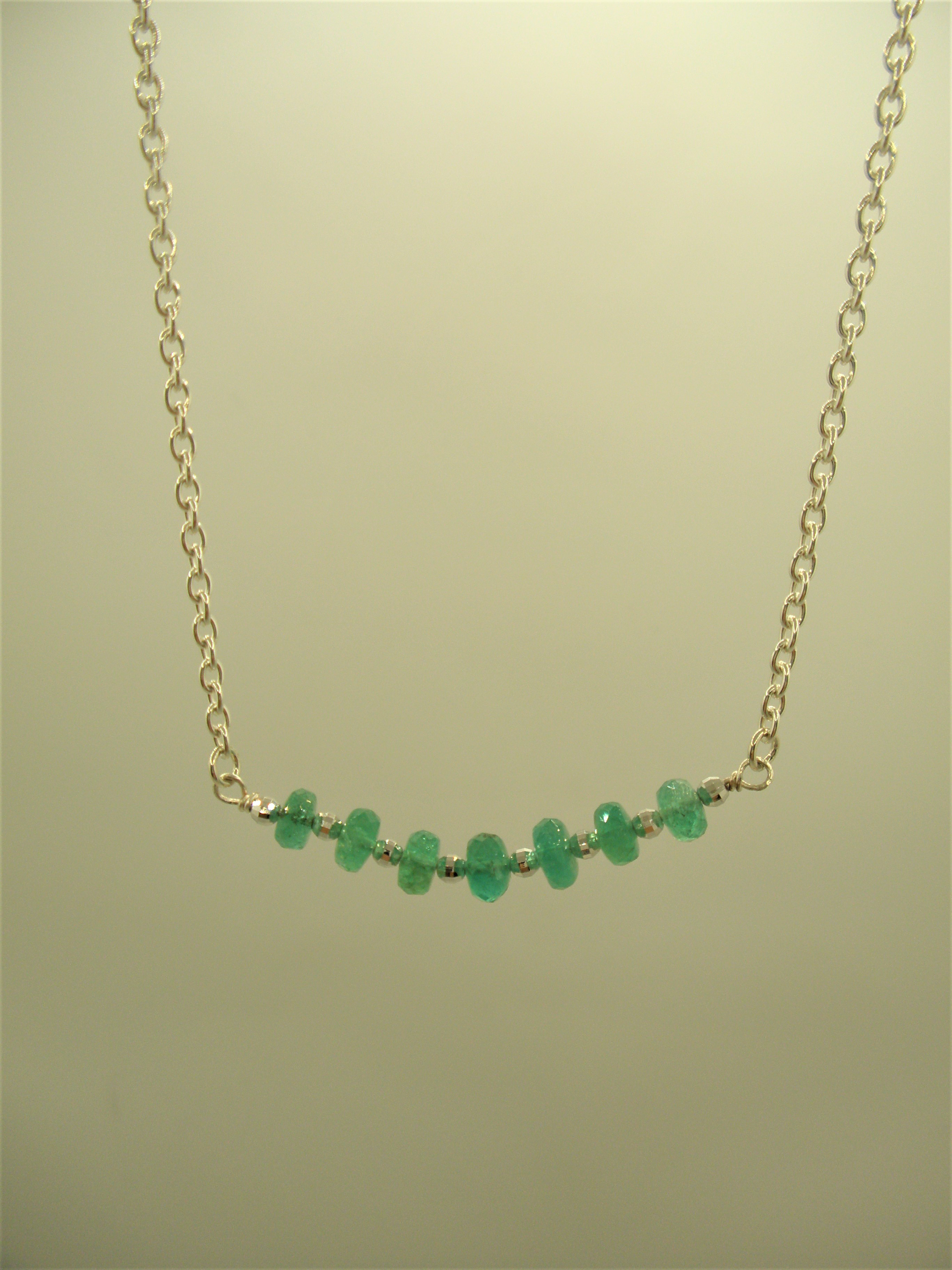エメラルドのネックレス