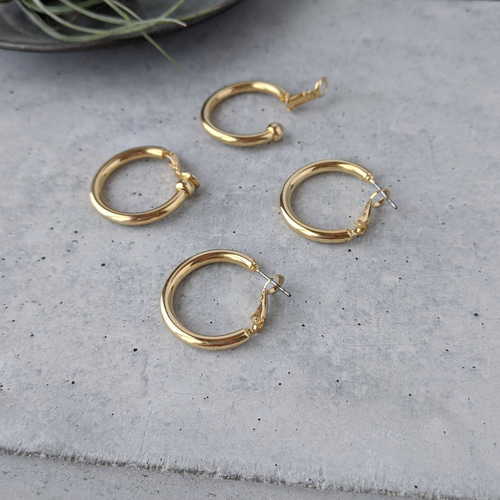 88＊メタルゴールド 変形リング 2連 揺れるピアス 88＊メタルゴールド 変形リング 2連 揺れるピアス 【公式通販】