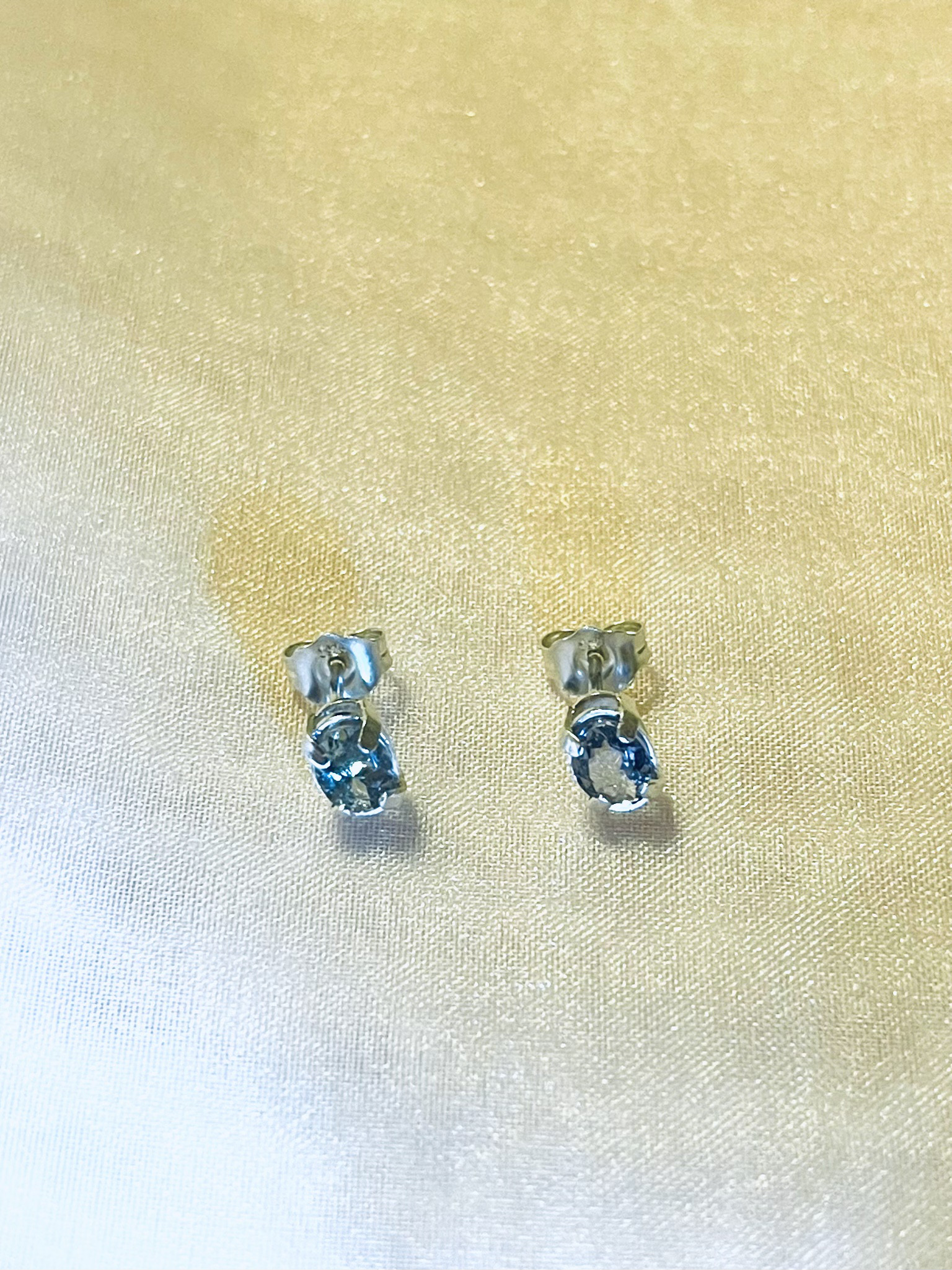 新作準備の為、半額に致しました！バイカラータンザナイトピアス