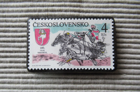 チェコスロバキア　切手ブローチ8192 1枚目の画像