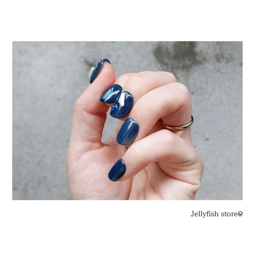 38｜深海ネイル⌇碧色の海にきらめく水中光芒 × 天然珊瑚【ネイル