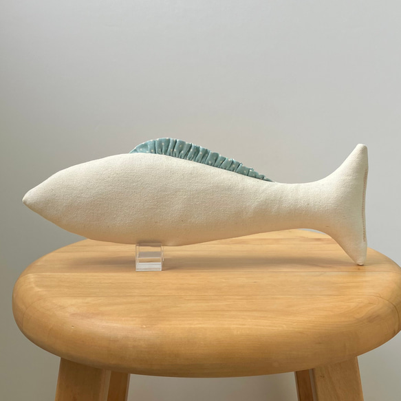 洗えるけりぐるみ　おさかな(サックスブルードット柄)  猫のおもちゃ　魚型キッカー　けりけり　丈夫な帆布製　CA52 1枚目の画像