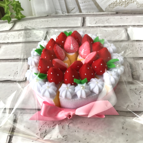 【受注制作】イチゴのホールケーキ２◎フェルトおままごと 4枚目の画像
