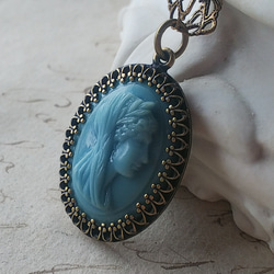 アンティーク くすんだ水色カメオ（約23×17ﾐﾘ） クラシカルネックレス