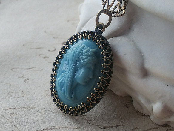 アンティーク くすんだ水色カメオ（約23×17ﾐﾘ） クラシカルネックレス