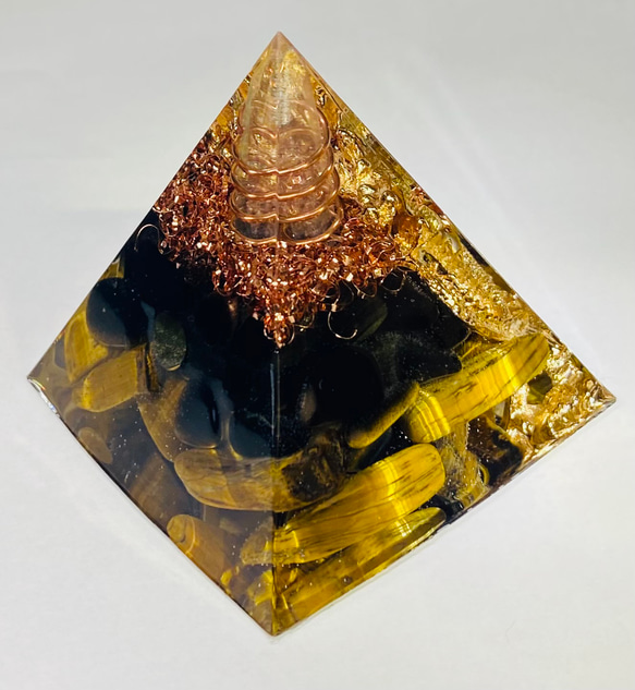 ≪受注制作≫【まよけ・事業拡大・しごと運UP】ドラゴン ピラミッド型 オルゴナイト 3枚目の画像