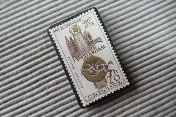 チェコスロバキア　切手ブローチ8209 2枚目の画像