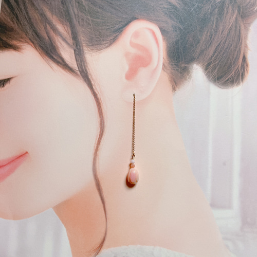 14kgfクィーンコンクシェルの蕾とピンクオパールのアメリカンピアス