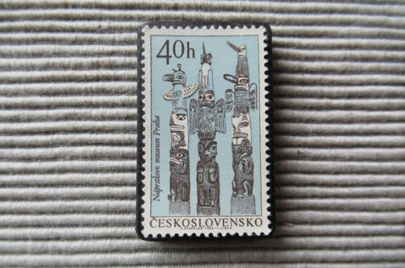 チェコスロバキア　切手ブローチ8210 1枚目の画像