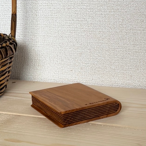 【送料無料・簡易GIFTラッピング無料】ミニポット用Book調木製トレイ(オリーブウッド) 7枚目の画像