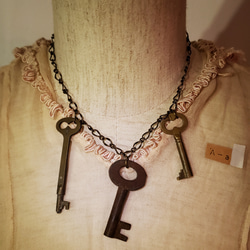 【vintage key】ネックレス【A】3keys 3枚目の画像