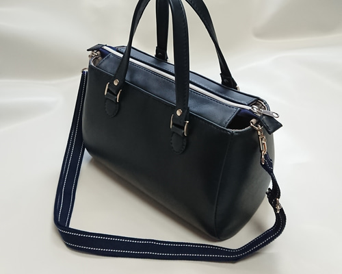 Hinaページ　ボストンショルダーバッグ（M）　ハンドメイド ボストンバッグ 小さめ ショルダーバッグ[品番：II000011432