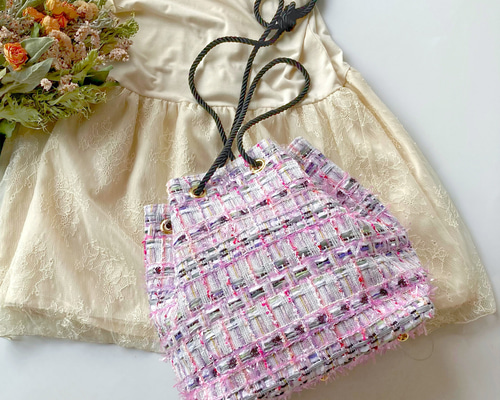 ロラライハリス♡ラベンダーピンクベルベット♡刺繍の丸い巾着ショルダーバッグ ロラライハリス♡ラベンダーピンクベルベット♡刺繍の丸い巾着