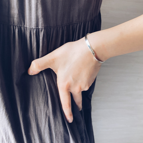 twist bangle【silver925】 シンプル ひねり 華奢 シルバー