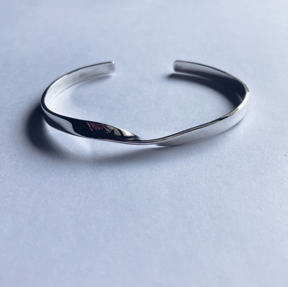 twist bangle【silver925】　シンプル　ひねり　華奢　シルバーバングル　シルバー925　バングル 18枚目の画像