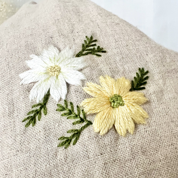 秋に咲く桜＊コスモスの刺繍ヘアターバン・ヘアバンド(黄色・ワンポイント刺繍)/ハーフリネン 2枚目の画像