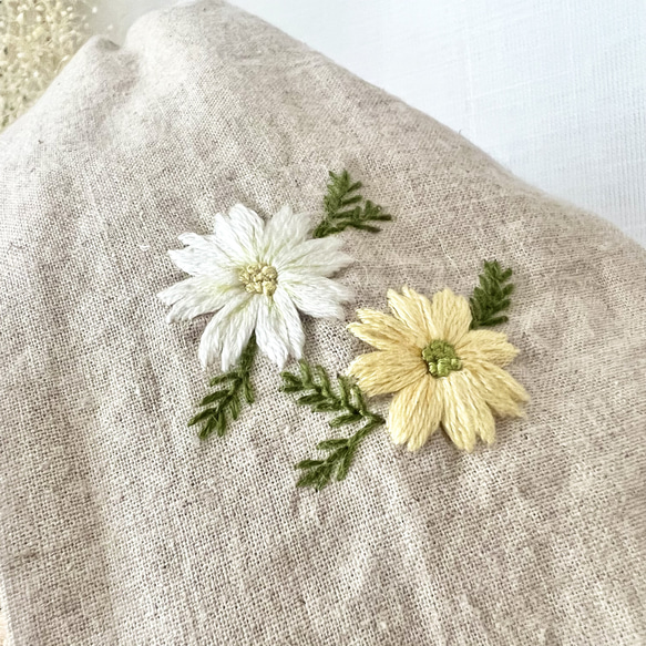 秋に咲く桜＊コスモスの刺繍ヘアターバン・ヘアバンド(黄色・ワンポイント刺繍)/ハーフリネン 6枚目の画像