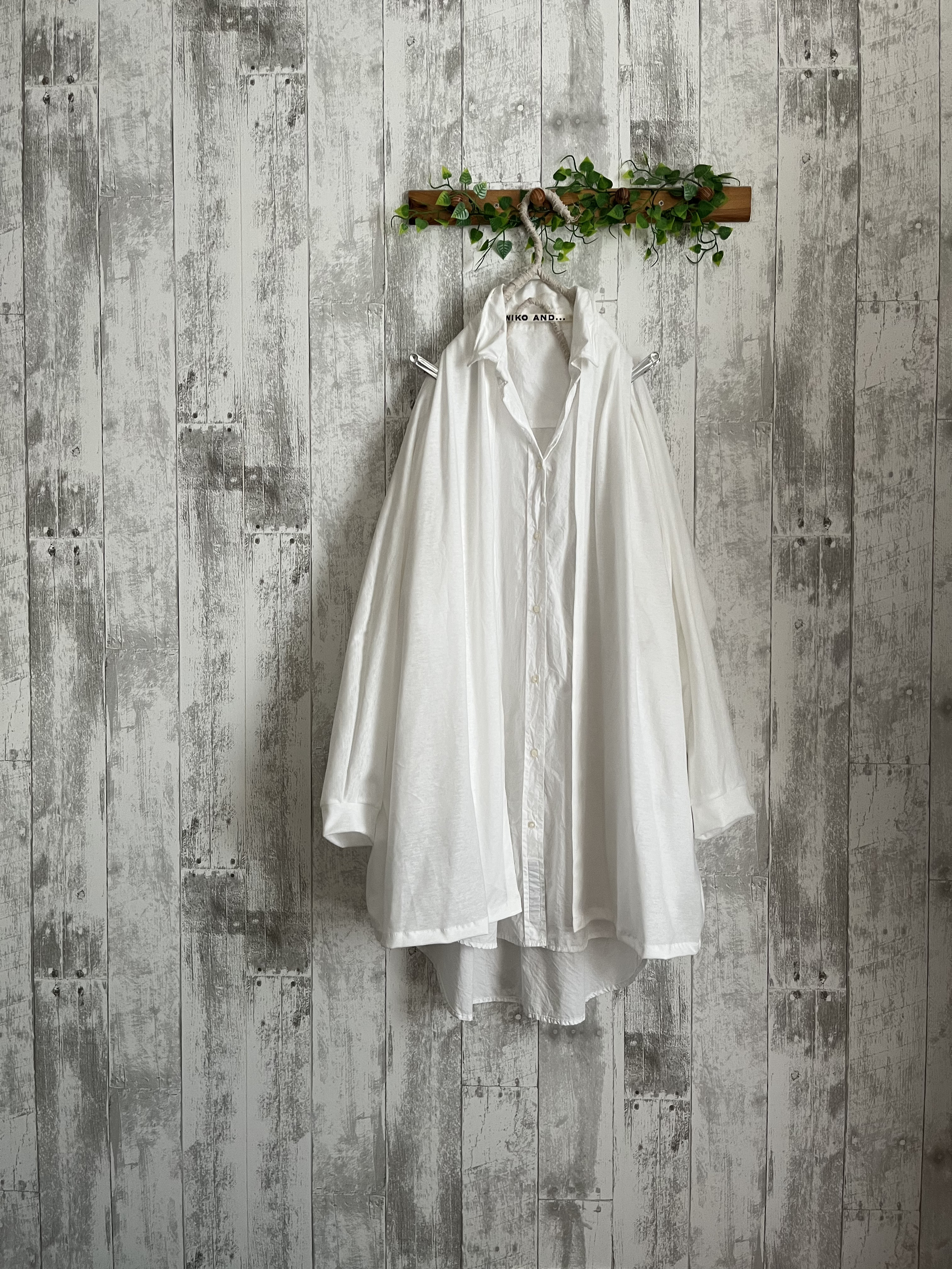 夏ひんやり冷感ホワイトニット薄手長袖ローブドルマンカーディガン