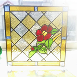 ステンドグラス　黄色い薔薇と蝶のパネル(スタンド付) ステンドグラス 黄色い薔薇と蝶のパネル(スタンド付) - メルカリ