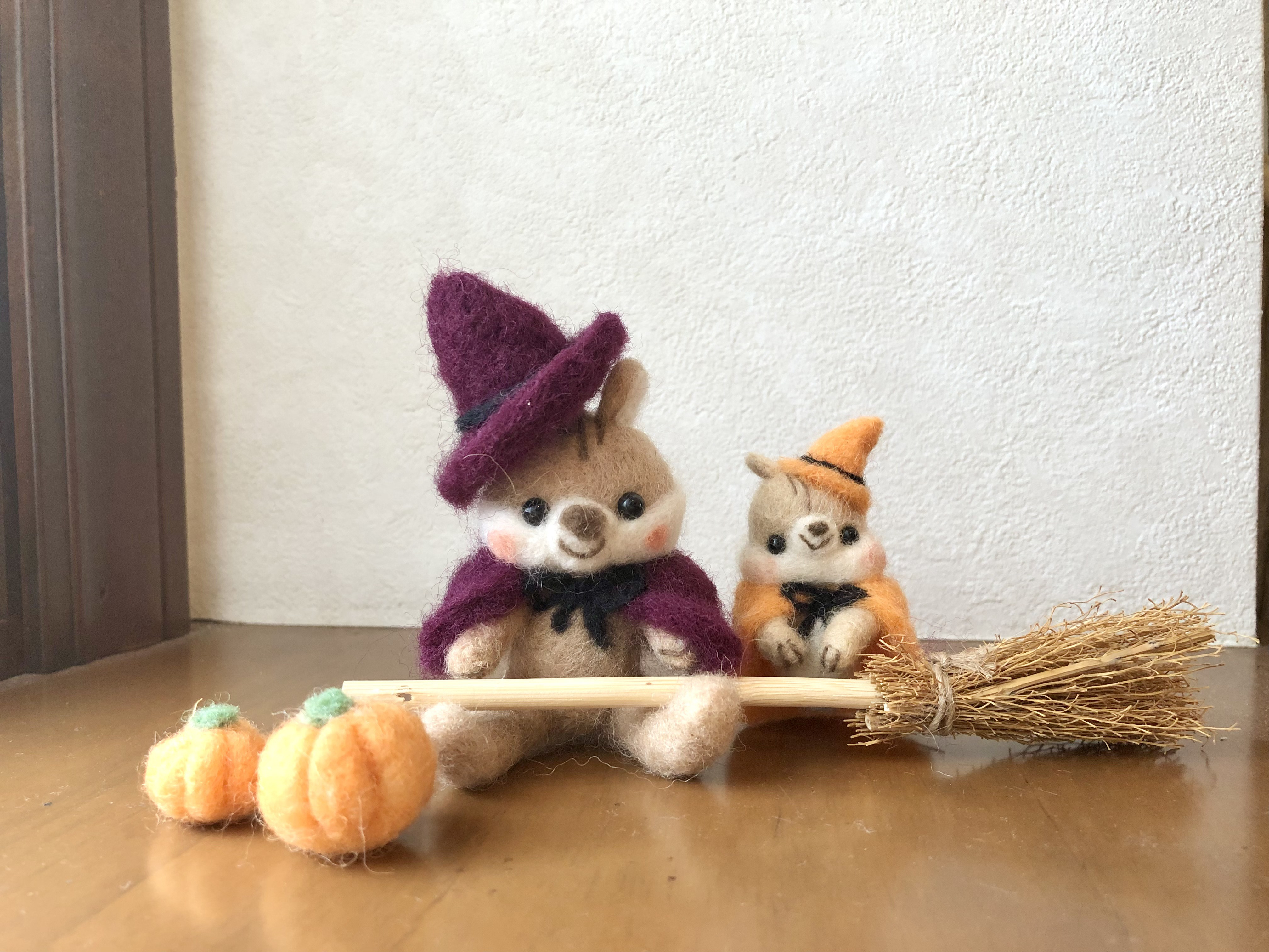 羊毛フェルト＊魔女っ子りすさんたちのハロウィンの置物 羊毛