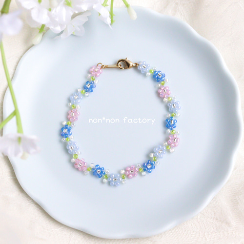 ビーズブレスレット ✧ cold color ✧ 小さなお花の