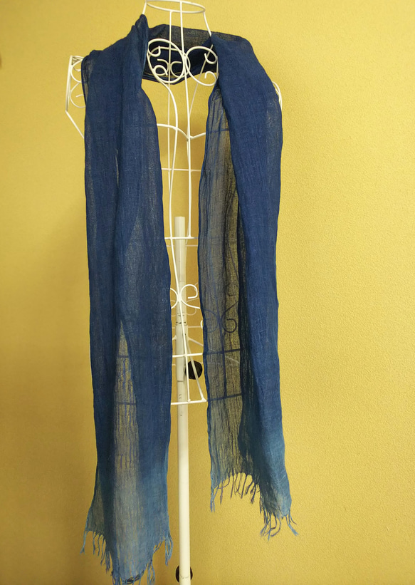 伝統の正藍染(発酵藍染) オーガニックヘンプ&コットン　ストール 2枚目の画像