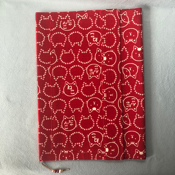 ブックカバー A4ノートサイズ 赤色（にゃんこねこ） No.991 1枚目の画像