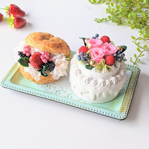 見事な プリザーブドフラワーケーキプレート フラワーケーキ誕生日 プリザーブドフラワーアレンジメント