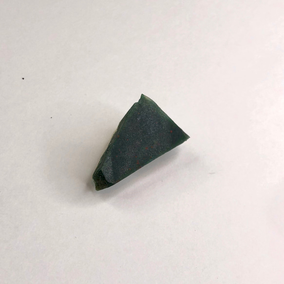 【一点もの】 ブラッドストーン 鉱物原石ブローチ 天然石 アクセサリー (No.2168) 3枚目の画像