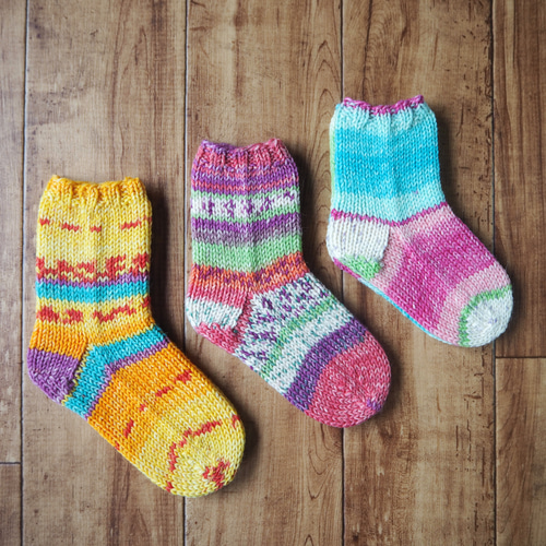 編み図】6本撚りソックヤーンで編むおうち靴下 サイズ14・15・16cm