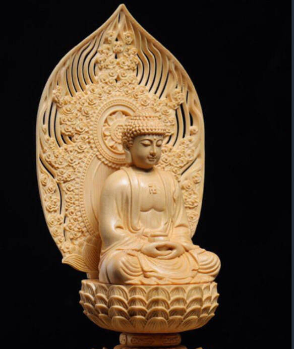 『釈迦牟尼』蓮華丸台座   高級木彫り   木彫仏像   守り本尊   祈る   仏教工芸品 2枚目の画像