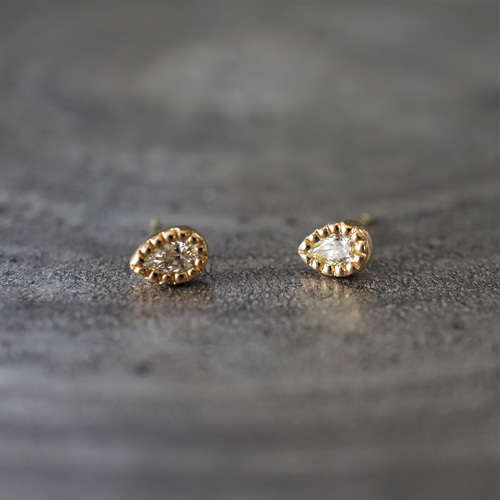 K18YG ペアシェイプダイヤモンド② ミル打ちピアス ピアス