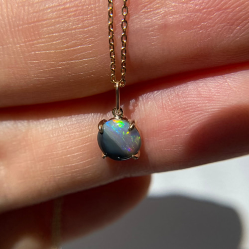 K10☆天然ブラックオパールネックレス☆原石から磨いた1点もの