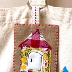 フェルト刺繍　可愛いお家のキーリング・バッグチャーム 2枚目の画像