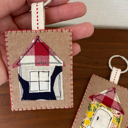 フェルト刺繍　可愛いお家のキーリング・バッグチャーム 7枚目の画像