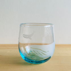 夏一番星コップ　ザトウクジラの親子　　グラス　ビアグラス 6枚目の画像