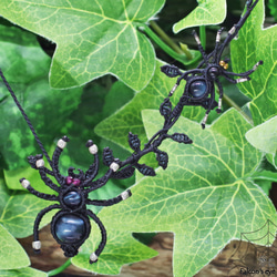誘惑に打ち勝つ鷹眼石『ファルコンズアイ』2匹の蜘蛛マクラメ編トップネックレス 5枚目の画像