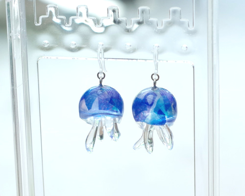クラゲのピアス/イヤリング ピアス（フック・チェーン） ひが
