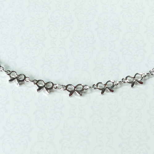 リボンチェーンのシンプルネックレス シルバーカラー《ラリエット