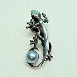□中にS 刻印　シルバー　とても美しいパールブローチ　ピカピカ　入学式に！ TASAKI - 【TASAKI】タサキ パール・ピンブローチ イニシャル A