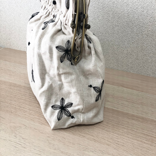 ベンリー 口金 バッグ（大）＊ 花柄 刺繍 ショルダーバッグ