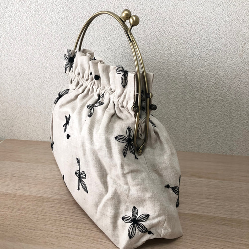 れ*ゃ様 ハンドメイド•ショルダーバッグ•がま口バッグ•ベンリー口金•ポーチ•2 楽天市場】亥之吉 横長ベンリーがま口 しょくぶつえん 植物園