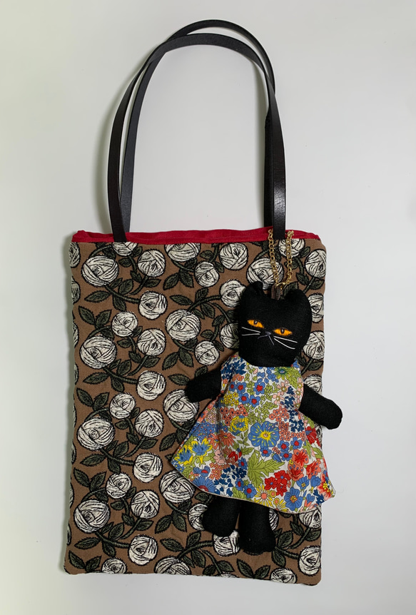 ロマネスクな猫将軍 一閑張り バッグ かごバッグ ハンドバッグ 猫 花柄 一閑張りバッグ 『華と猫』なか袋無し | iichi 日々の暮らしを心地よく