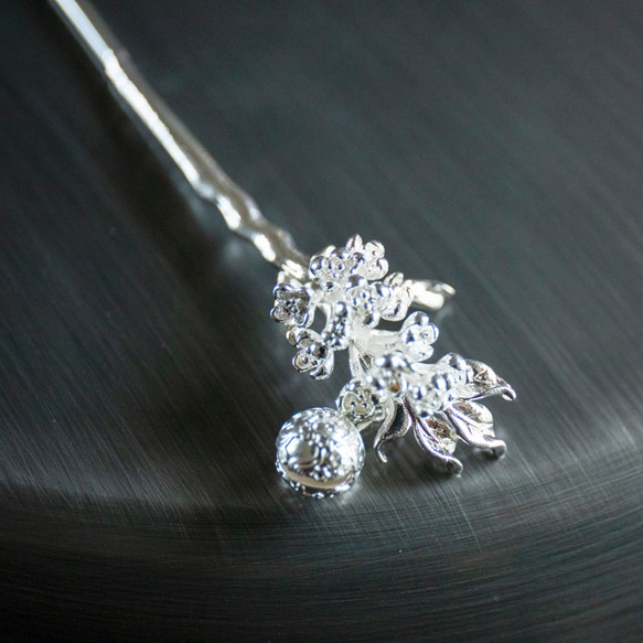 堅実な究極の 音の銀木犀のかんざし 金木犀 ヘアアクセサリー 簪 鈴つき 工芸品