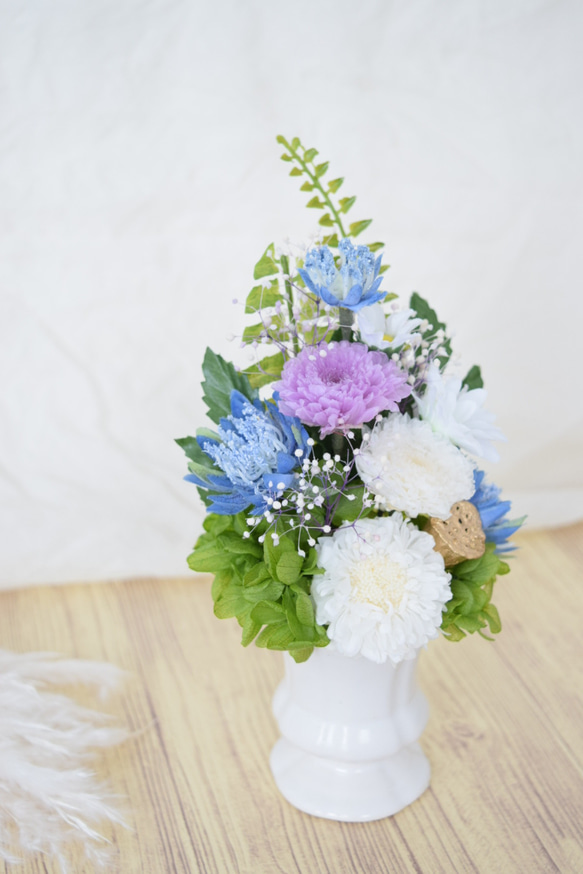 【お供え花】上品ブループリザーブドフラワーアレンジメント 仏花 彼岸 4枚目の画像