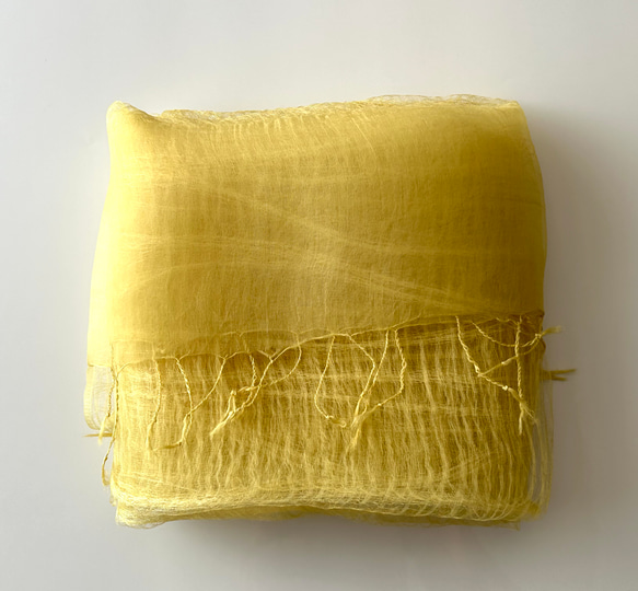 ハーブ（レモングラス）染め　ふわふわ三重織シルクストール 7枚目の画像
